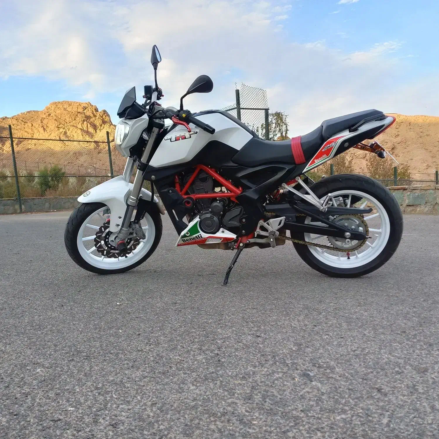 بنلی ۹۸|موتورسیکلت|قم, وادی السلام|دیوار