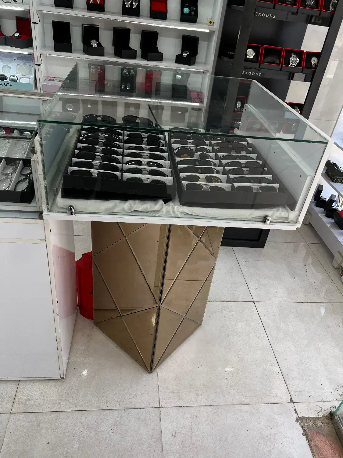 ویترین مناسب همه ی مشاغل (اینه کاری شده)|فروشگاه و مغازه|اهواز, شهرک دانشگاه|دیوار