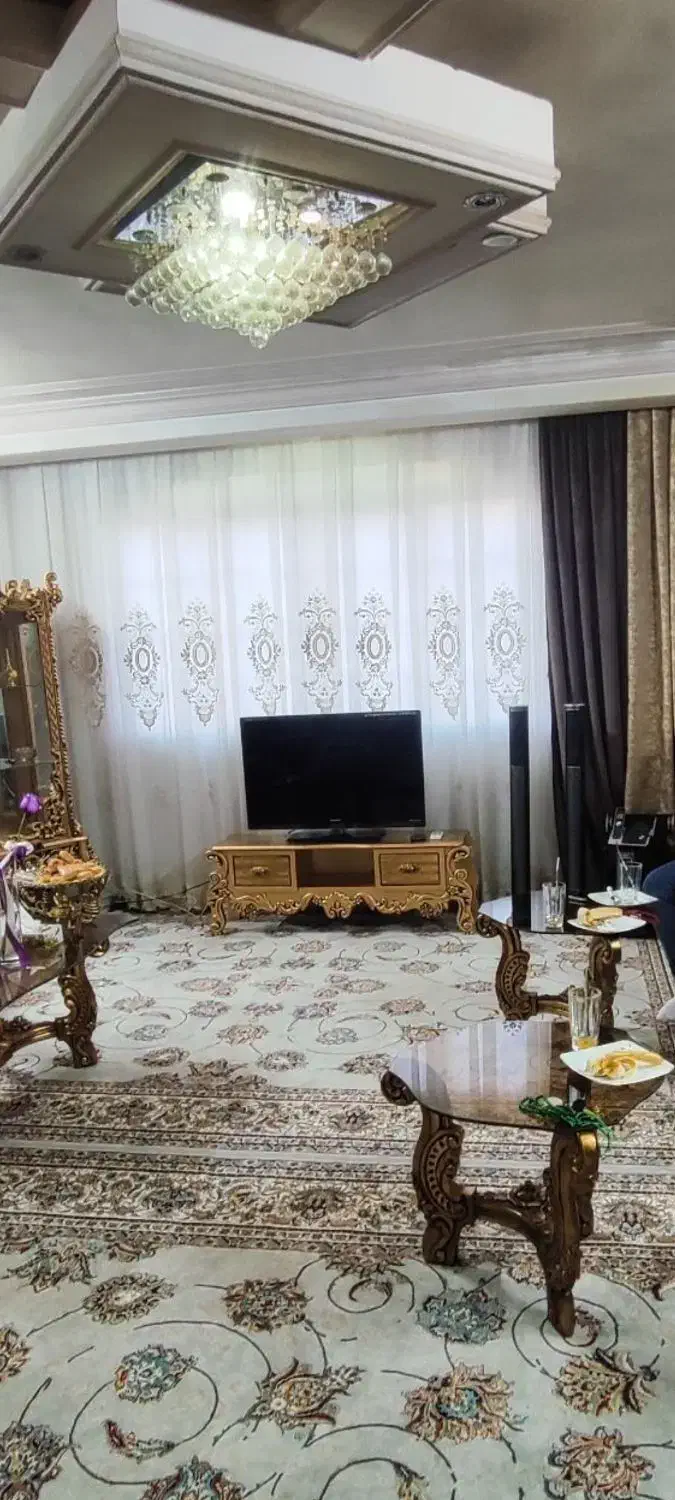 مبل  سلطنتی 9نفره|مبلمان خانگی و میز عسلی|بجنورد, |دیوار