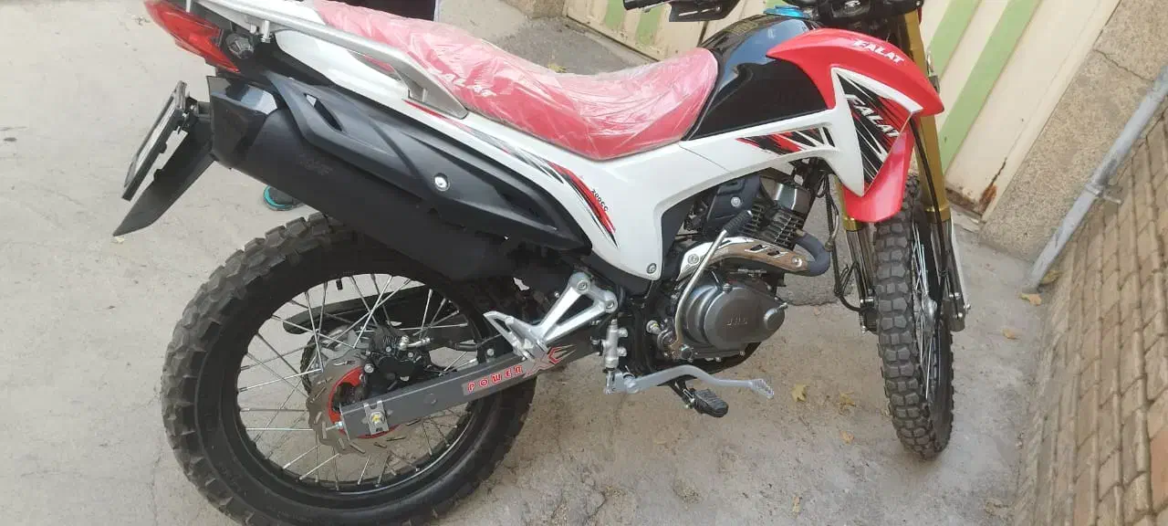 موتور فلاتطرح سی آر اف200|موتورسیکلت|هرسین, |دیوار