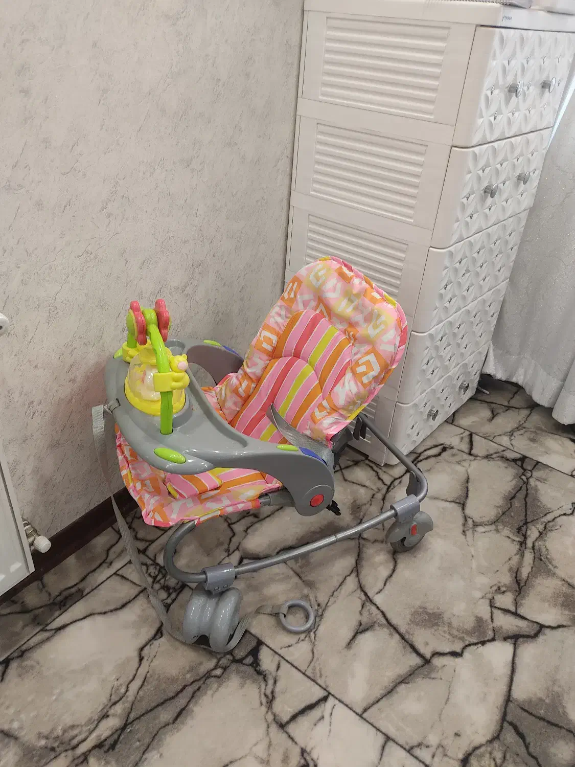 صندلی غذاخوری نوزاد|تخت و صندلی بچه|قدس, شهرک فرزان|دیوار