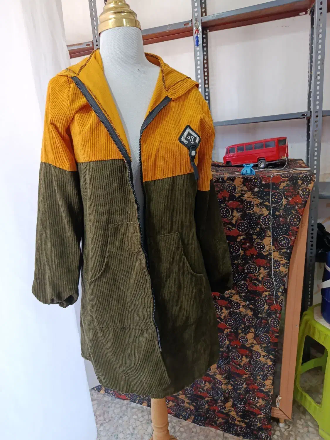 پالتو زنانه|لباس|سیمینه, |دیوار