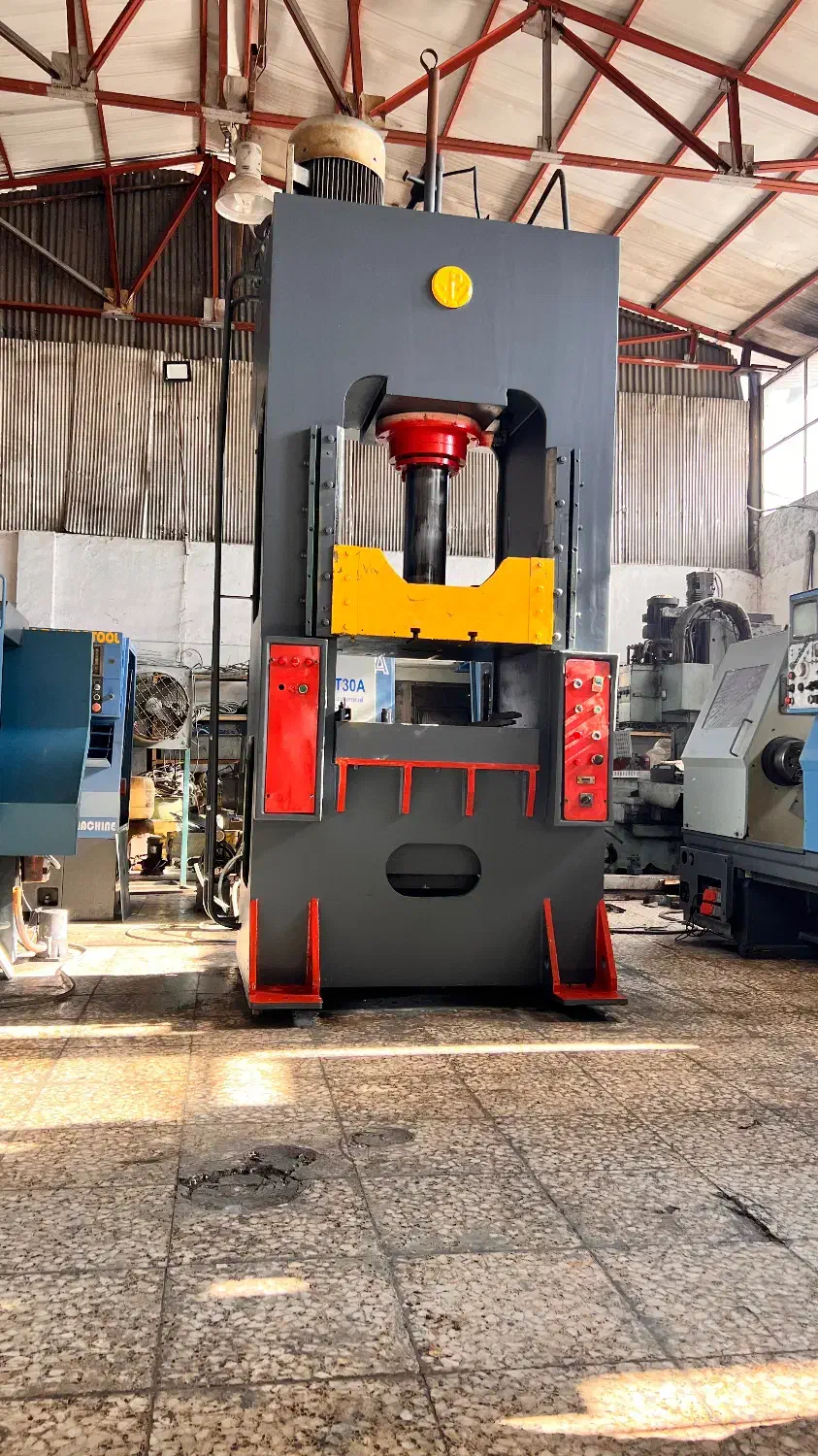 پرس هیدرولیک ۱۶۰تن روسی  و ۲۵۰تن|ماشین‌آلات صنعتی|تهران, تهرانپارس شرقی|دیوار