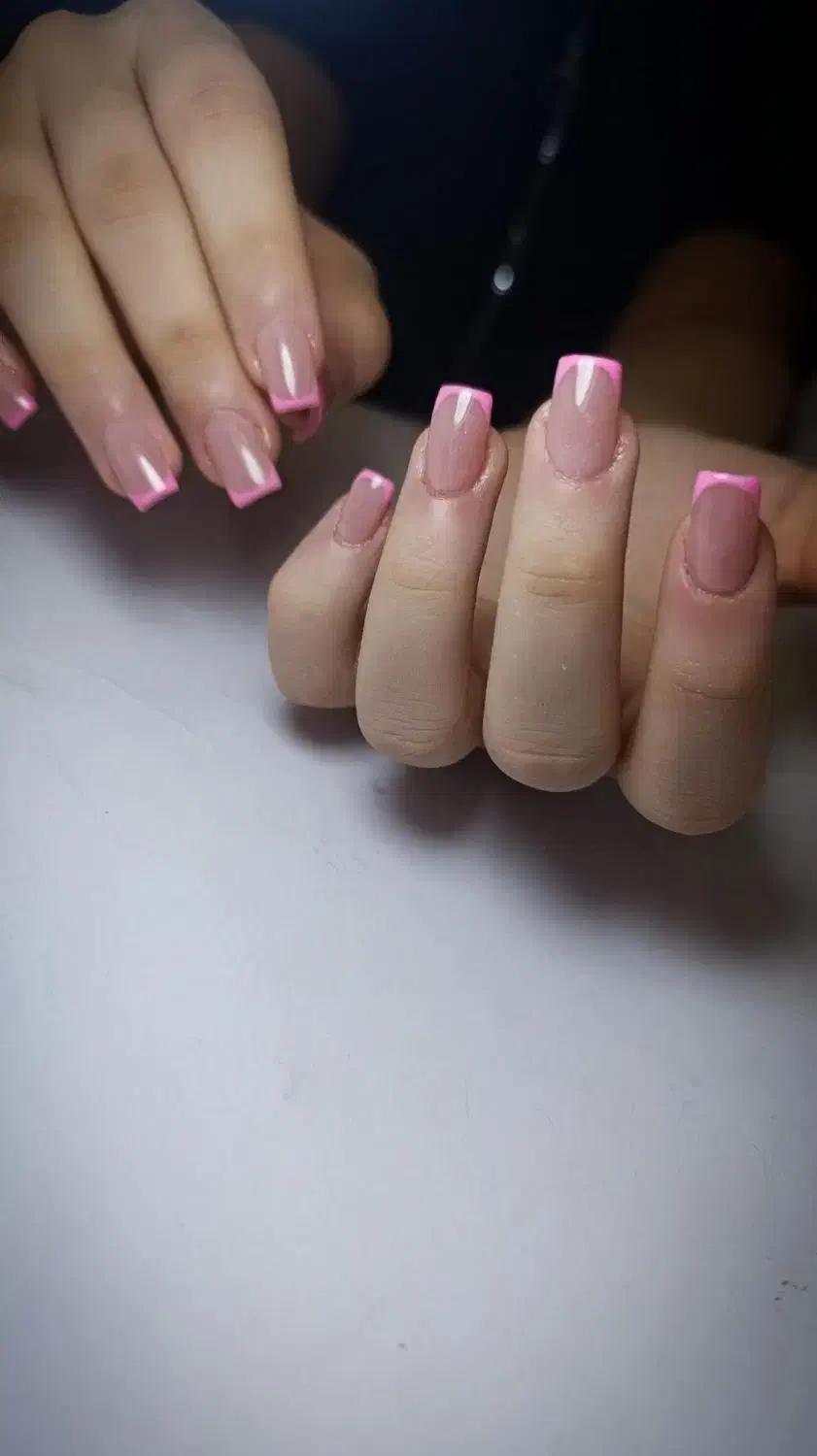 کاشت ناخن . ژلیش . ترمیم|خدمات آرایشگری و زیبایی|بروجرد, |دیوار