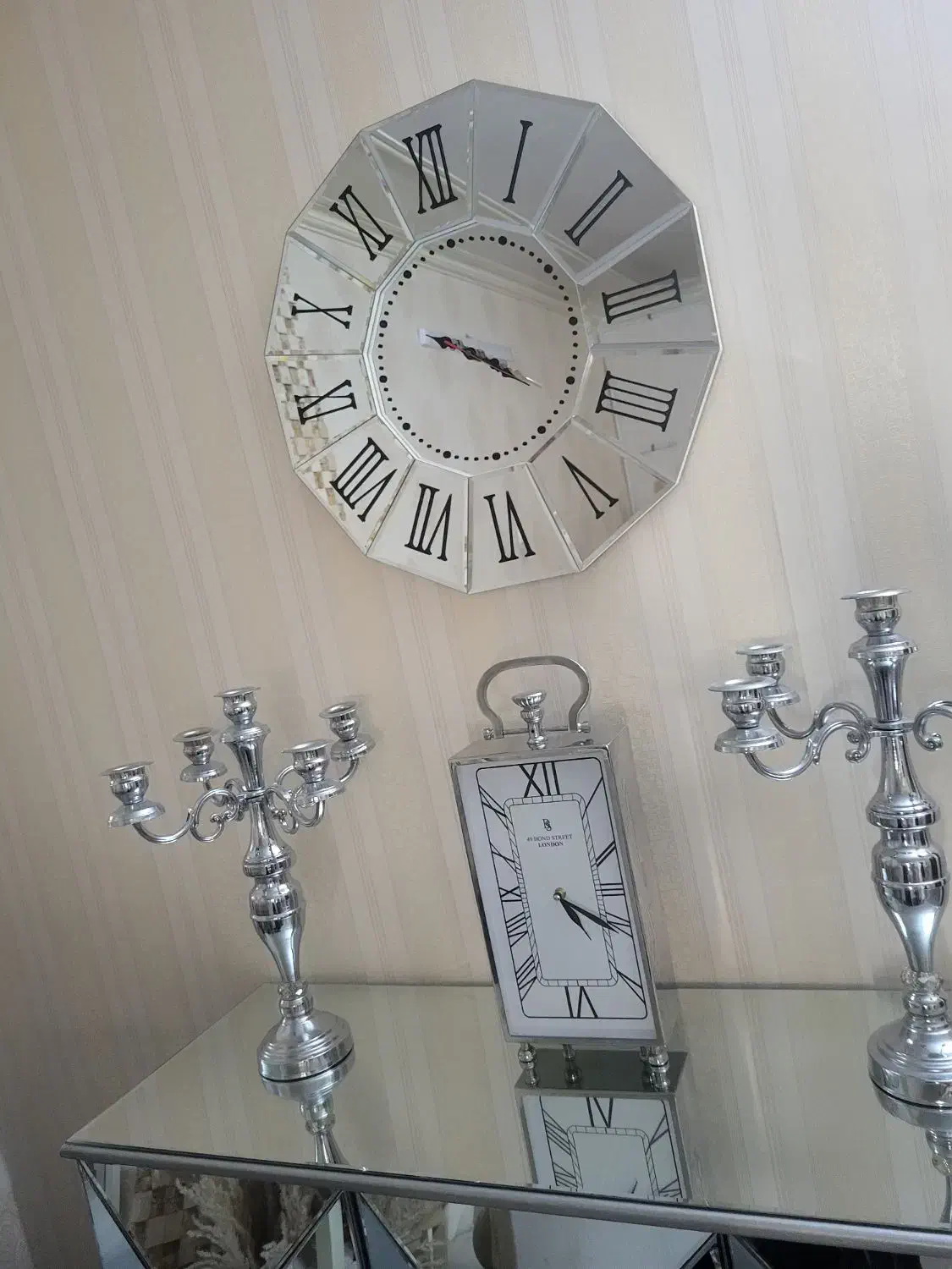 میز کنسول آینه ای و ساعت دیواری آینه ای شیک|بوفه، ویترین، کنسول|چهاردانگه (تهران), |دیوار