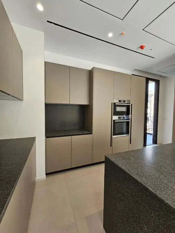 ۱۶۰ متری/ آذر / صفر / طبقه چهارم / دو بر نور|فروش آپارتمان|اصفهان, عباسآباد|دیوار