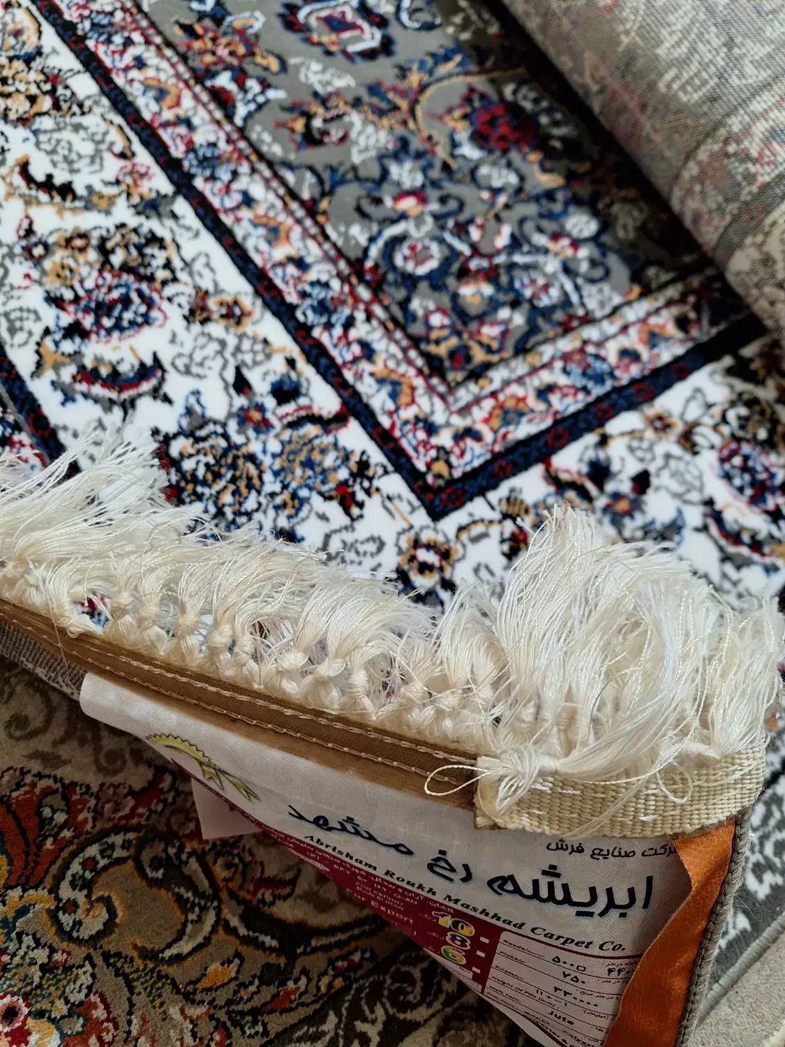 فرش کاملا نو و زیبا در تخفیف|فرش|فومن, |دیوار