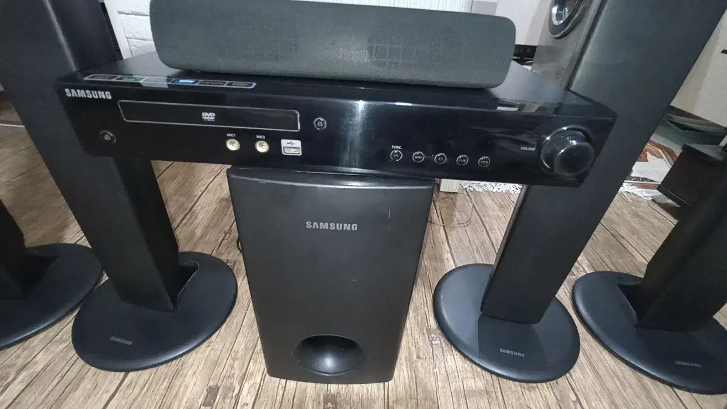 سینما خانواده سامسونگ و میز تلویزیون ام دی اف|سیستم صوتی خانگی|تهران, آهنگران (سراسیاب دولاب)|دیوار