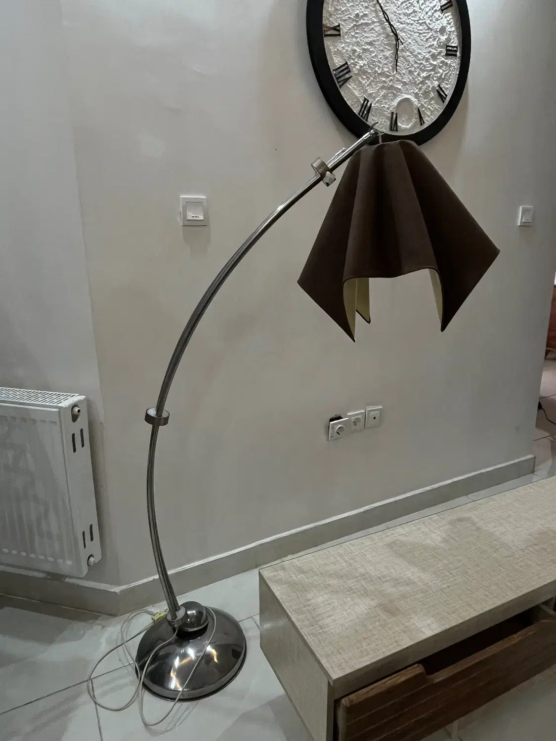 اباژور|چراغ خواب و آباژور|رشت, کوی مهر|دیوار