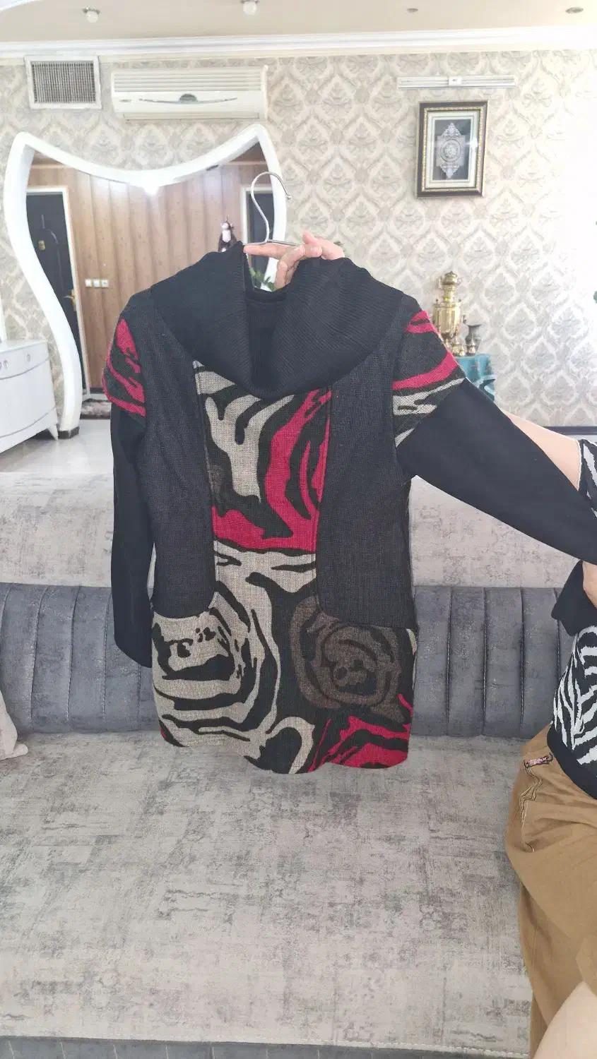 بافت داخل خز|لباس|نیشابور, مدرس|دیوار