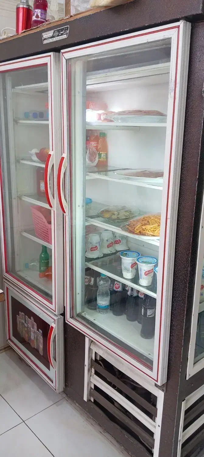 واگذاری کل وسایل ساندویچی هشت صندلی فر یخچال|کافیشاپ و رستوران|پارسآباد, |دیوار