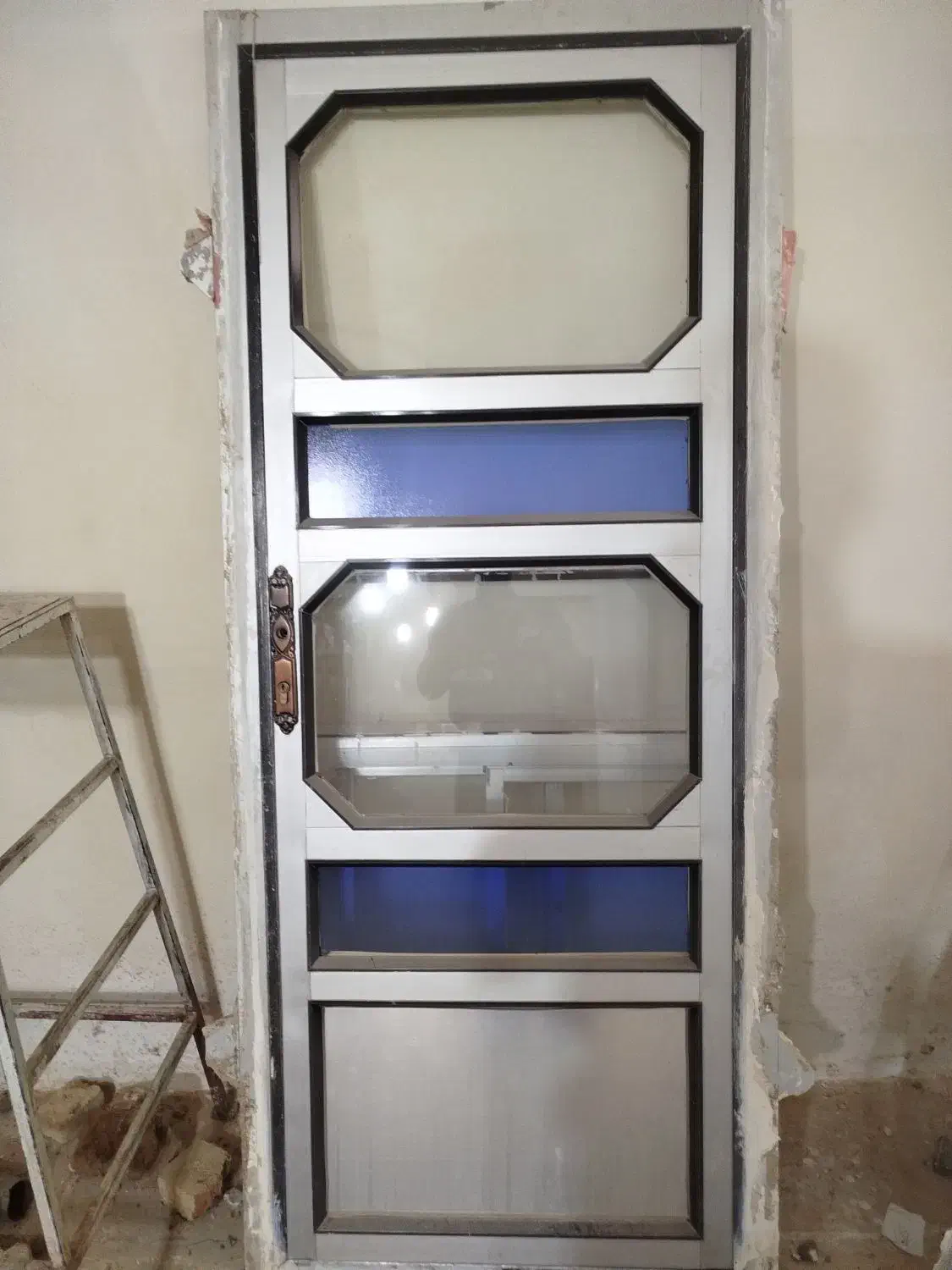 درب و پنجره آلومینیومی باچارچوب در حد نو|مصالح و تجهیزات ساختمان|اسدآباد, |دیوار