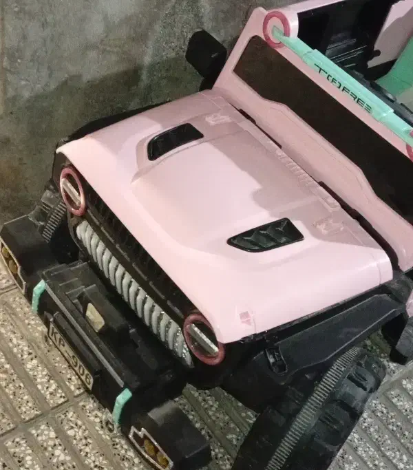 ماشین شارژی شاسی بلند|اسباببازی|کرج, شهرک البرز ۳|دیوار