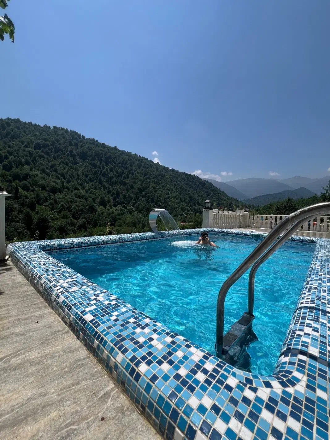 ویلا جنگلی استخردار ارشام همراه با بیلیارد|اجارهٔ کوتاه‌مدت ویلا و باغ|رشت, معلم|دیوار