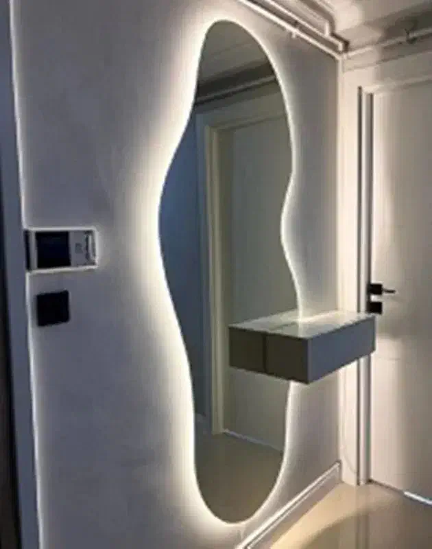 آینه قدی دفرمه|آینه|کاشان, امیرکبیر|دیوار