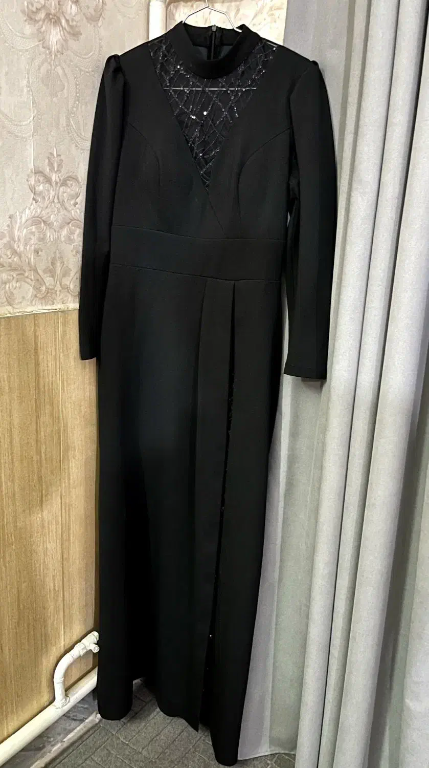 لباس مجلسی|لباس|قدس, شهر‌قدس|دیوار