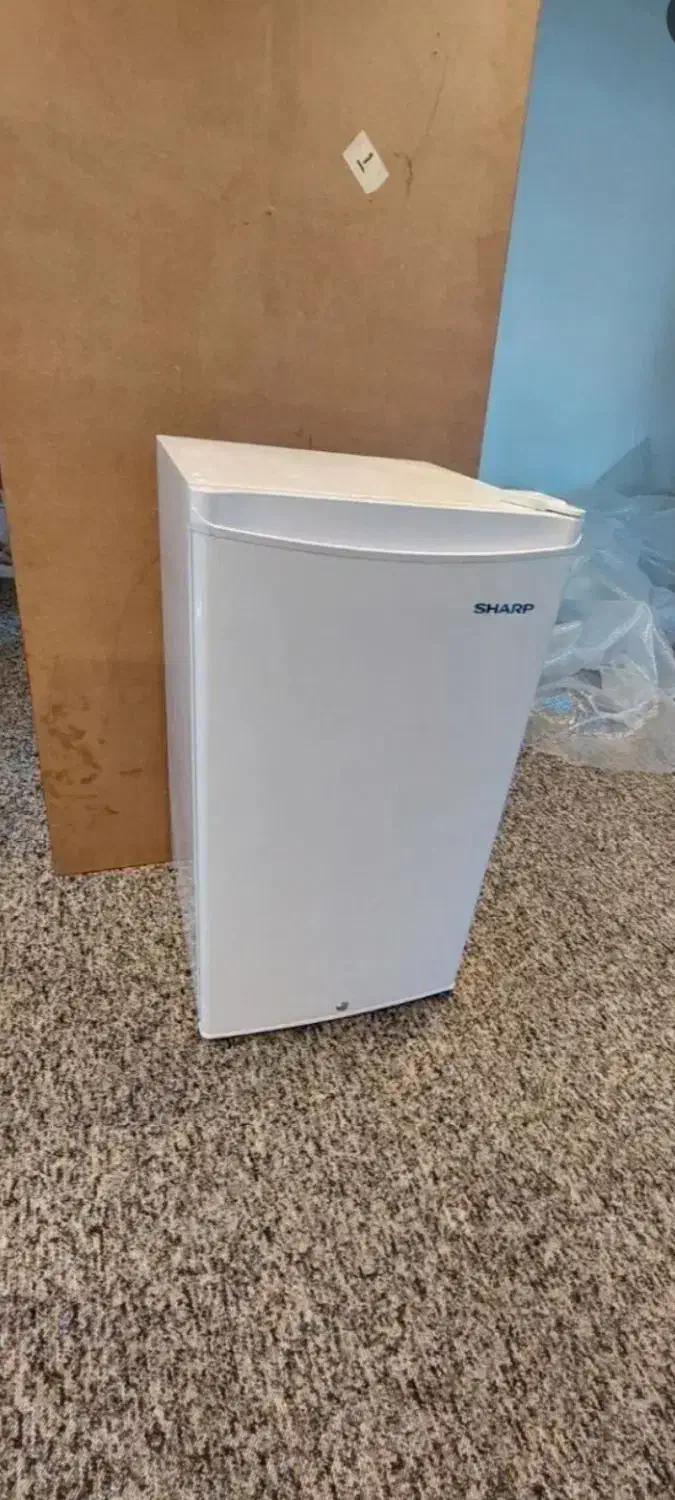 یخچال فریزر ۵ فوت شارپ یک هفته کار کرده|یخچال و فریزر|تهران, صادقیه|دیوار