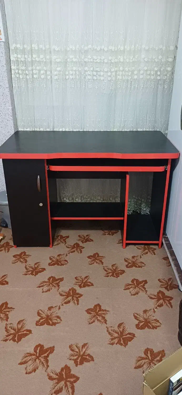 میز‌کامپیوتر، سندلی‌اداری،وکتابخانه|میز تحریر و کامپیوتر|دزفول, |دیوار