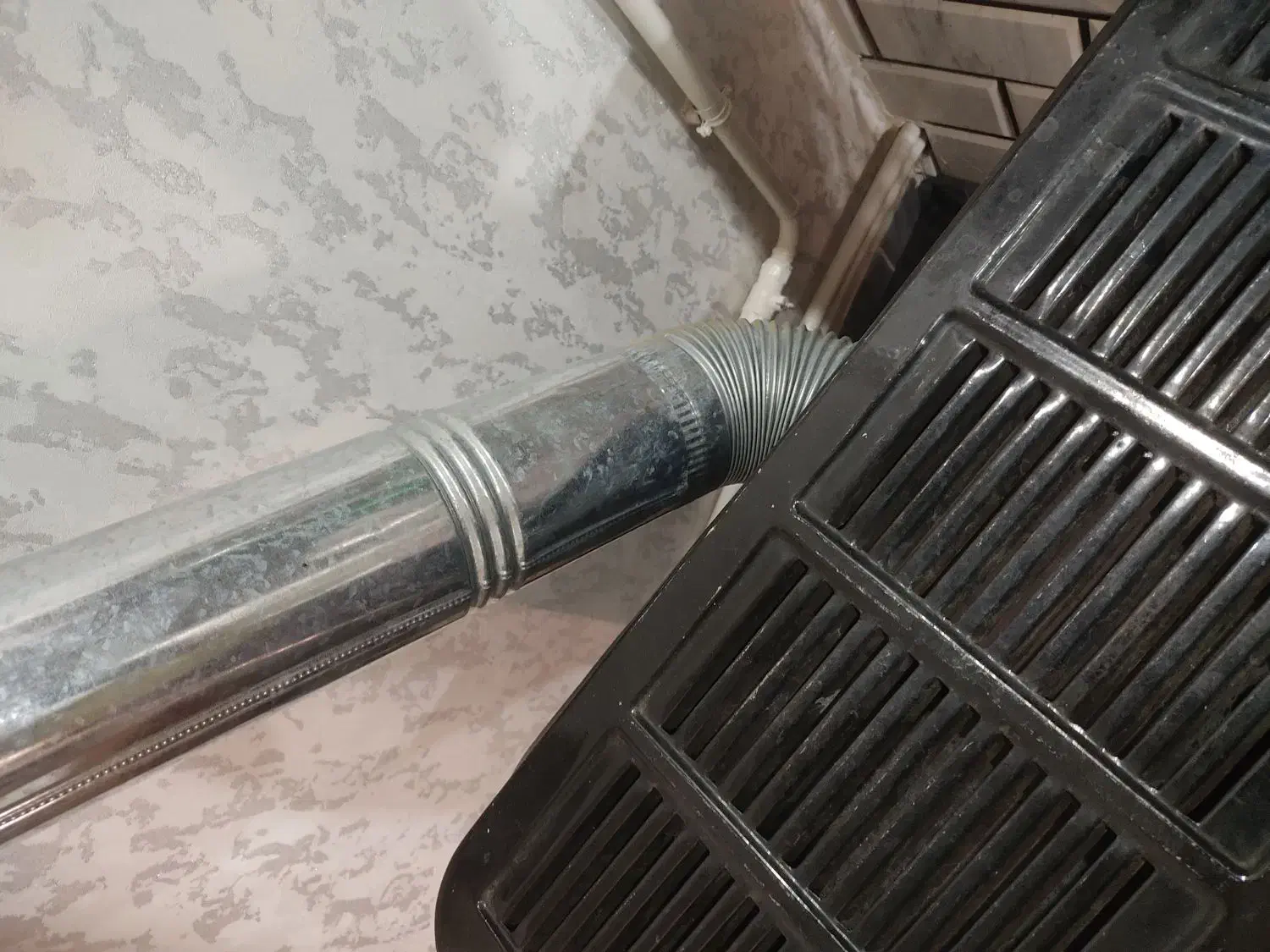 بخاری مشکی بسیار تمیز|بخاری، هیتر، شومینه|قاهان, |دیوار