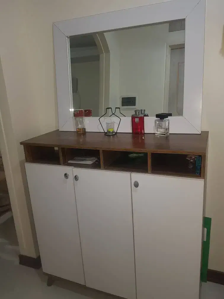 ست بوفه و اینه در حد نو سالم سالم سفارشی|بوفه، ویترین، کنسول|تهران, شهرک ولیعصر شمالی|دیوار