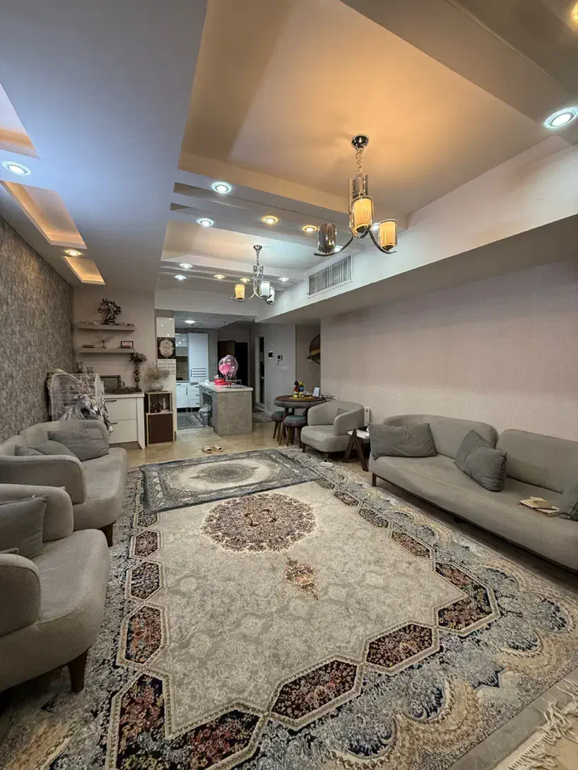 دو خواب/ ۱۱۰ متر/ جنوبی/ تکمیل لوکس/ سپاه شمالی|فروش آپارتمان|شیراز, لاله|دیوار