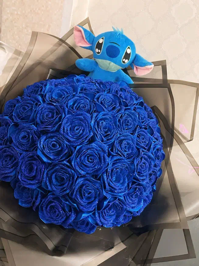 گل روبانی|گل مصنوعی|تهران, آبشار تهران (دریاچه)|دیوار