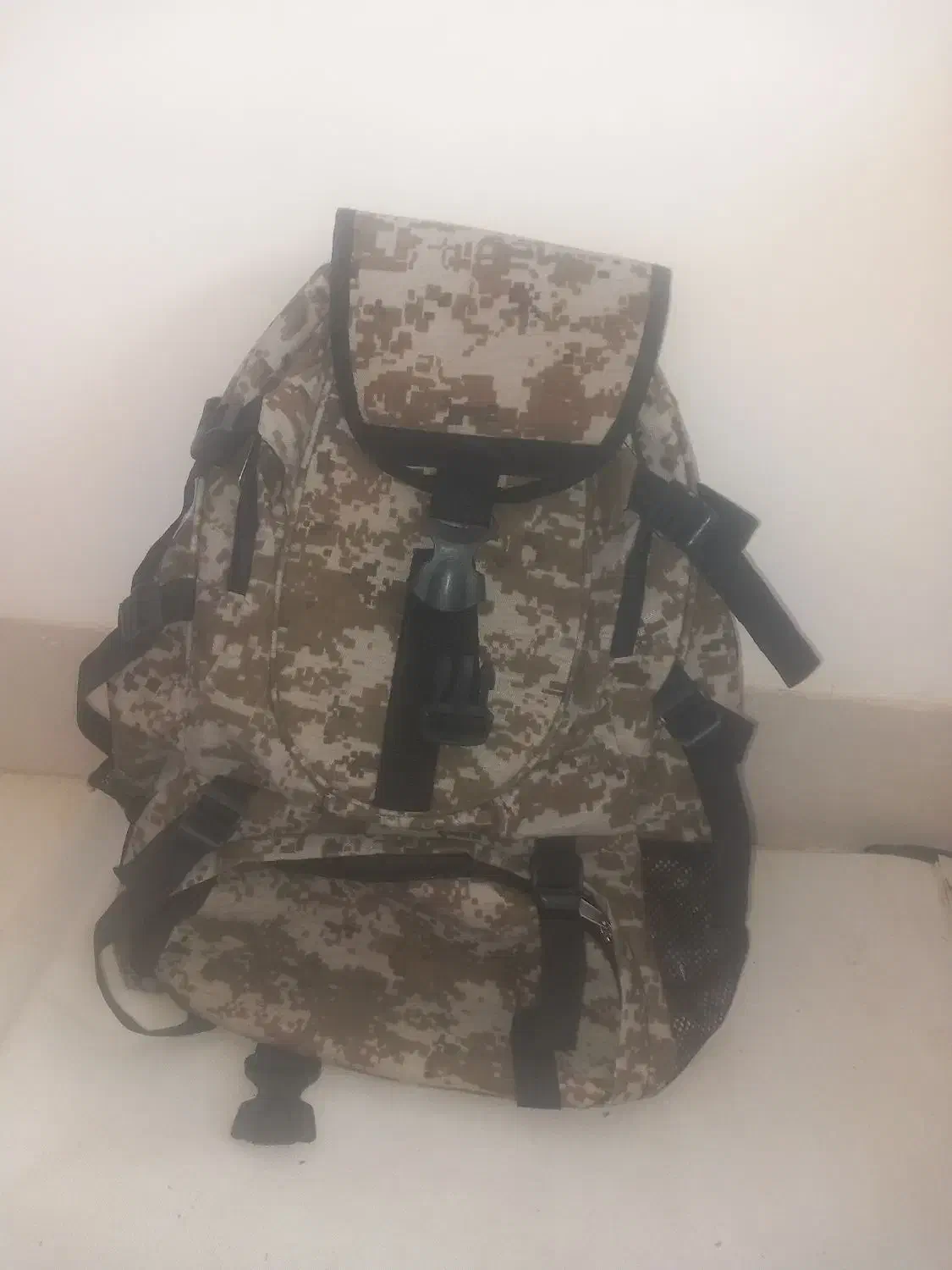 کوله کوه نوردی|کیف، کفش، کمربند|اصفهان, شفق|دیوار