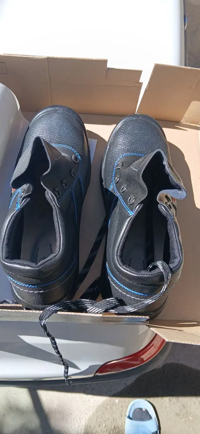 کفش ایمنی|کیف، کفش، کمربند|قروه, |دیوار