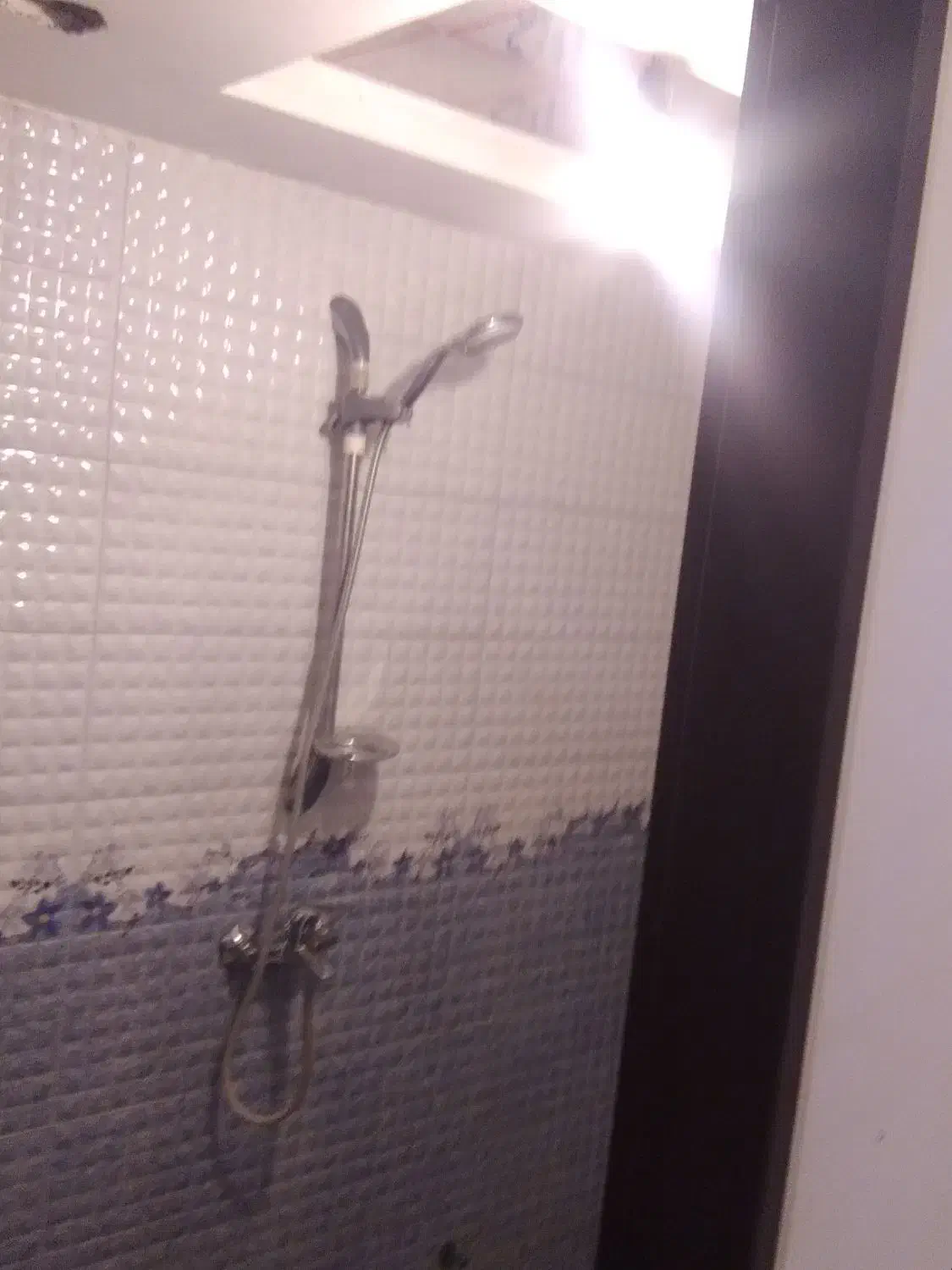 آپا تمان حدود۸۰متردوخوابه بسیار شیک