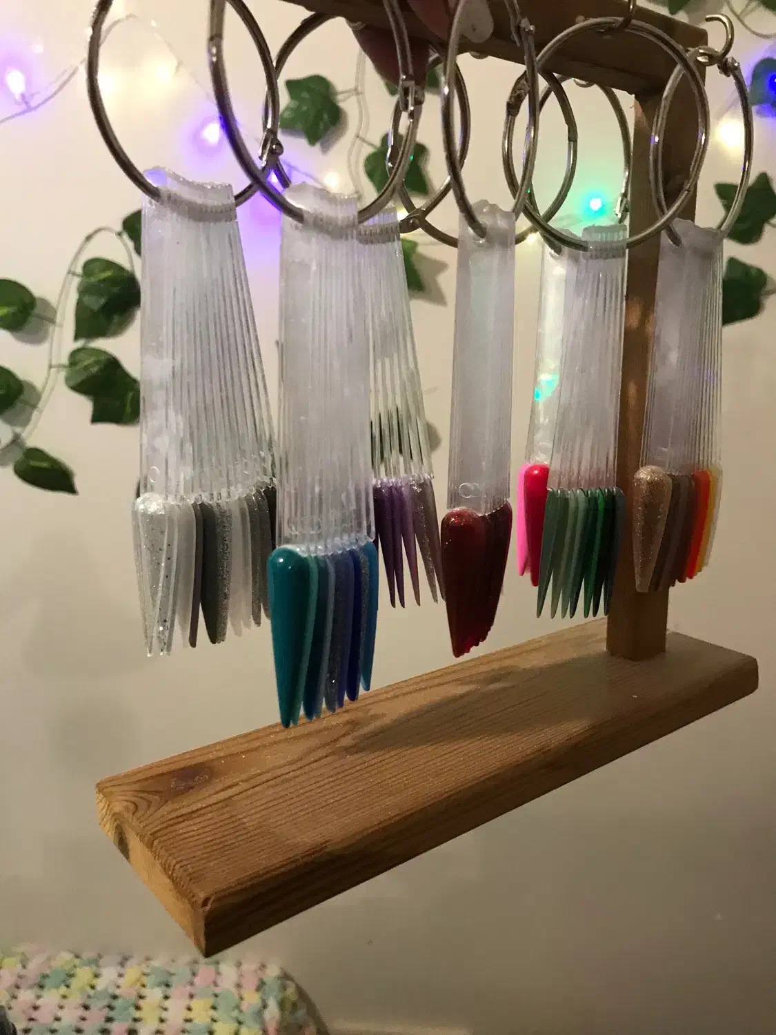 وسایل ناخن کامل به همراه میز بزرگ برا کار|آرایشگاه و سالنهای زیبایی|قم, دورشهر|دیوار