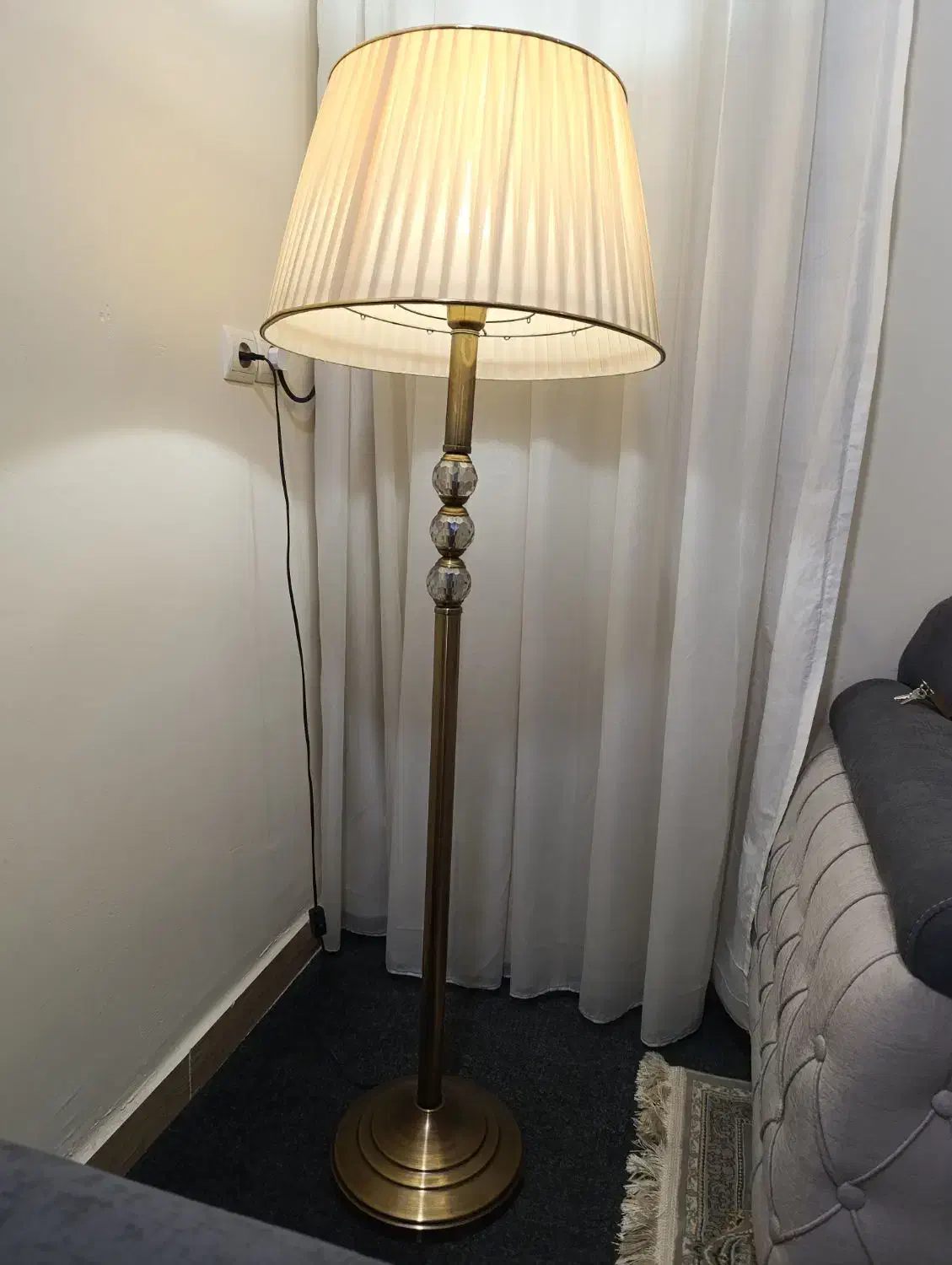 آباژور جنس پایه فلزی|چراغ خواب و آباژور|اهواز, شهدای انتظامی|دیوار