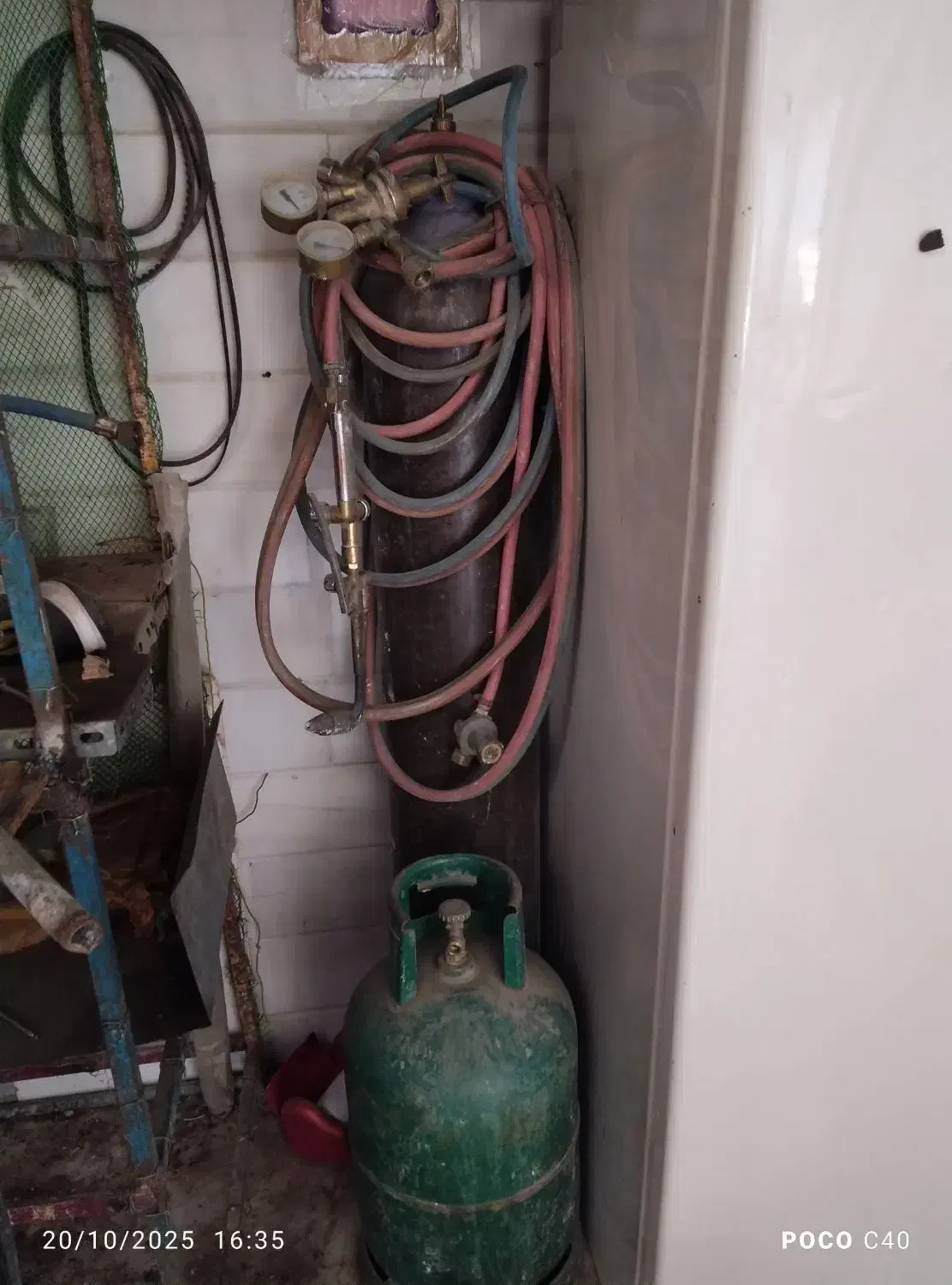 کپسول گاز وهوا|ابزارآلات|رباط‌کریم, شترخوار|دیوار