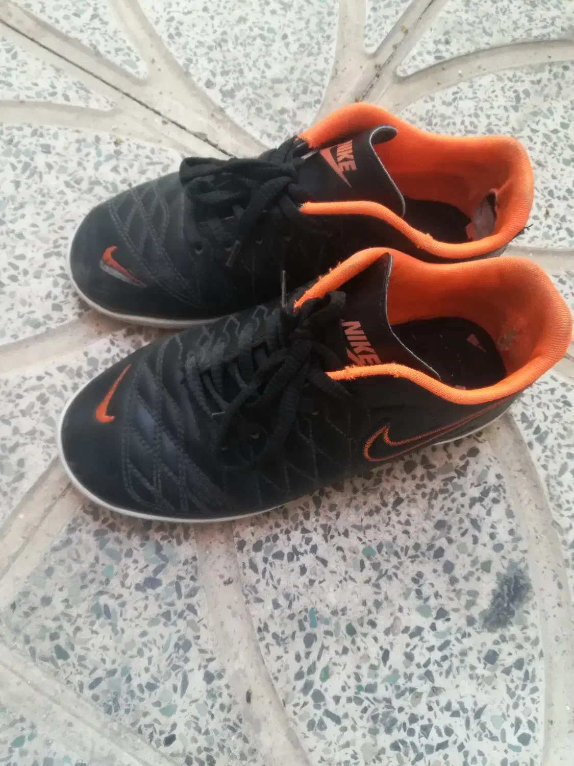 کفش فوتسال|کیف، کفش، کمربند|خرم‌آباد, |دیوار