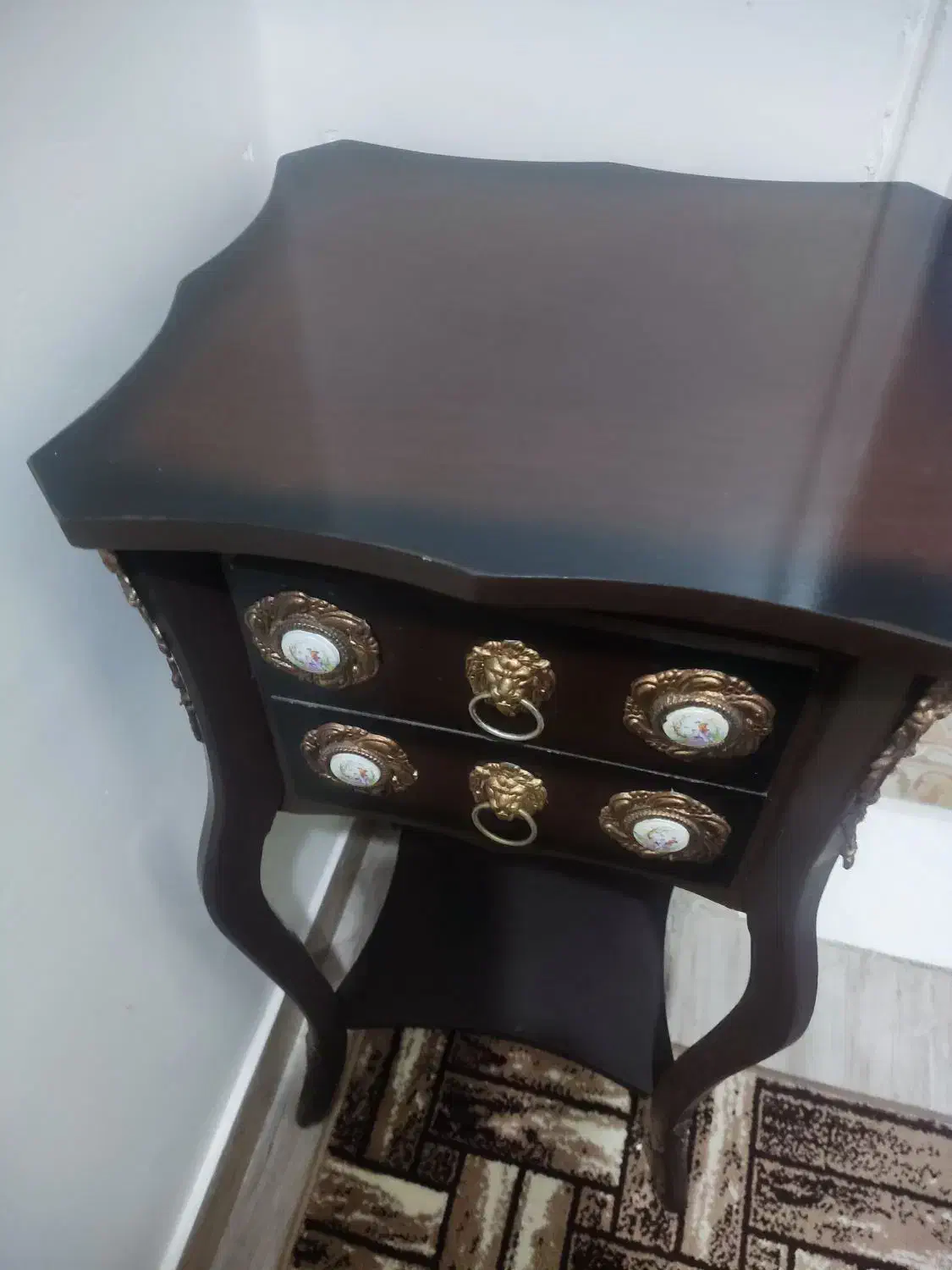 میز تلفن سالم وتمیزه|میز تلفن|همدان, |دیوار