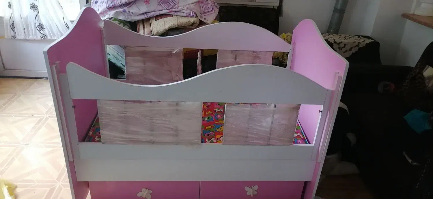 تخت خواب کودک. نو|تخت و سرویس خواب|فومن, |دیوار