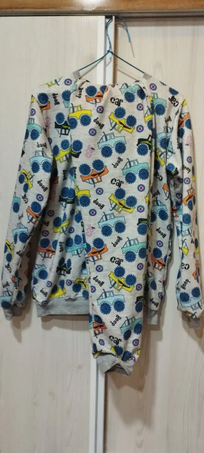 بلوز شلوار.مناسب فصل|لباس|اصفهان, باغ دریاچه|دیوار