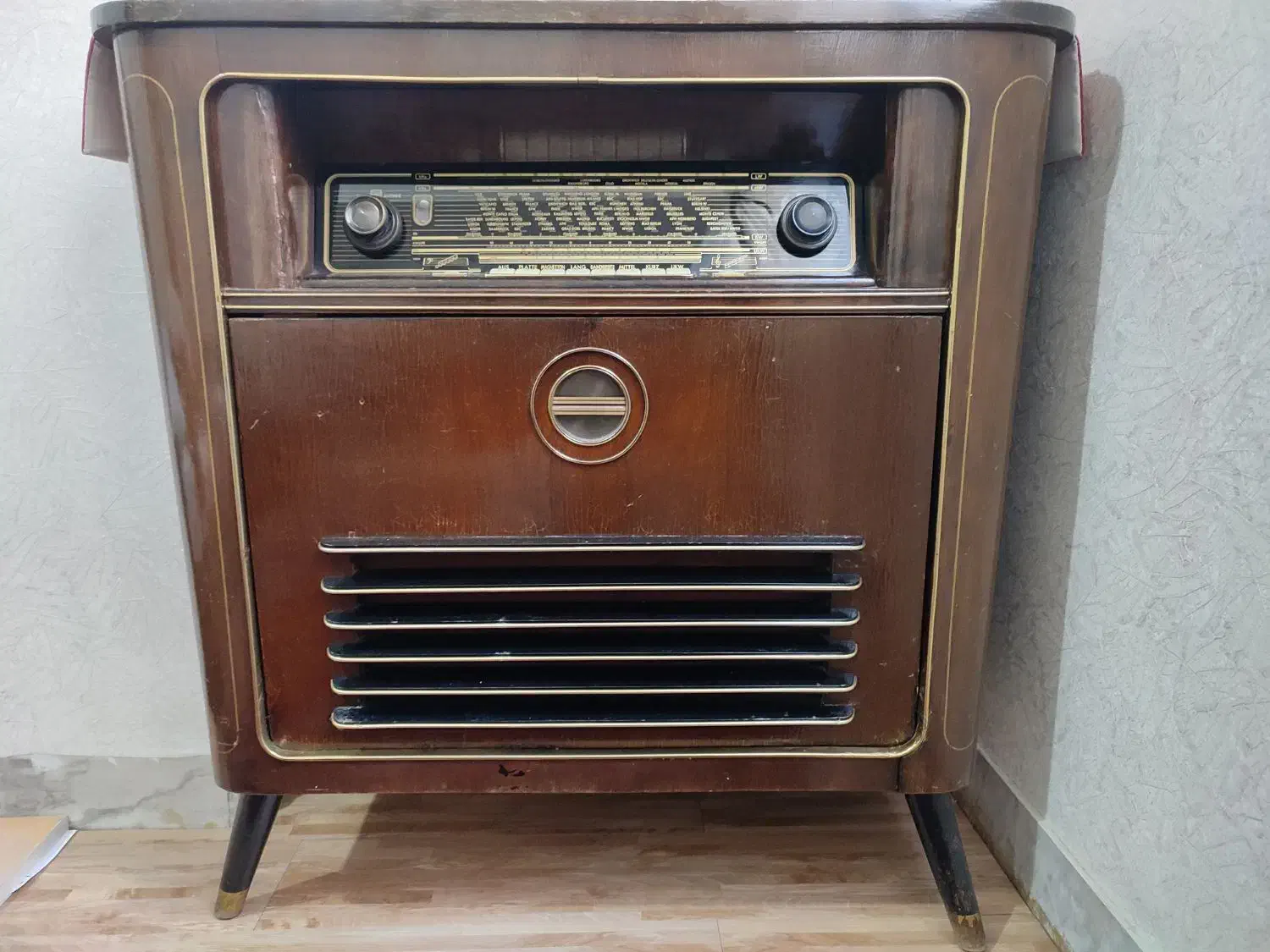 رادیو گرام قدیمی|کلکسیون اشیاء عتیقه|کرج, عظیمیه|دیوار