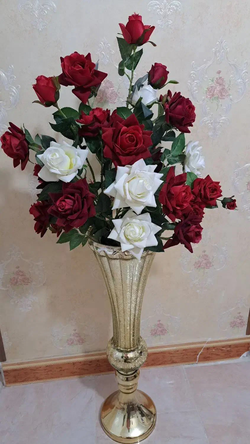 گل رز بزرگ با گلدان|گل مصنوعی|صفادشت, |دیوار