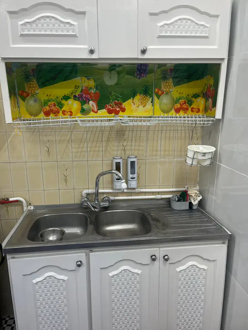 کابینت فلزی به همراه سینک وهود سالم|مصالح و تجهیزات ساختمان|زنجان, |دیوار