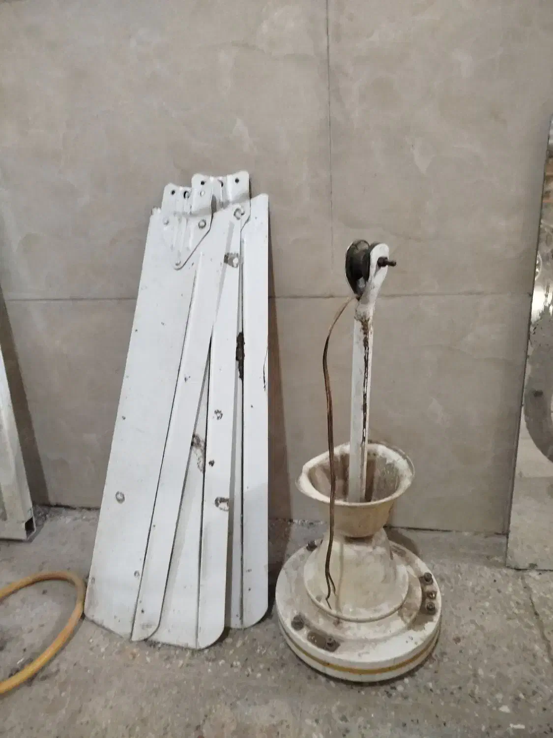 پنکه سقفی|پنکه و تصفیهکنندهٔ هوا|قم, ولیعصر|دیوار