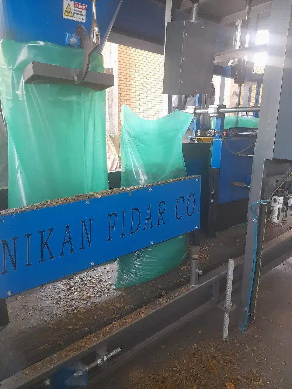 دستگاه بسته بندی علوفه و دستگاه بسته بندی کمپوست|ماشینآلات صنعتی|اصفهان, سپاهانشهر|دیوار