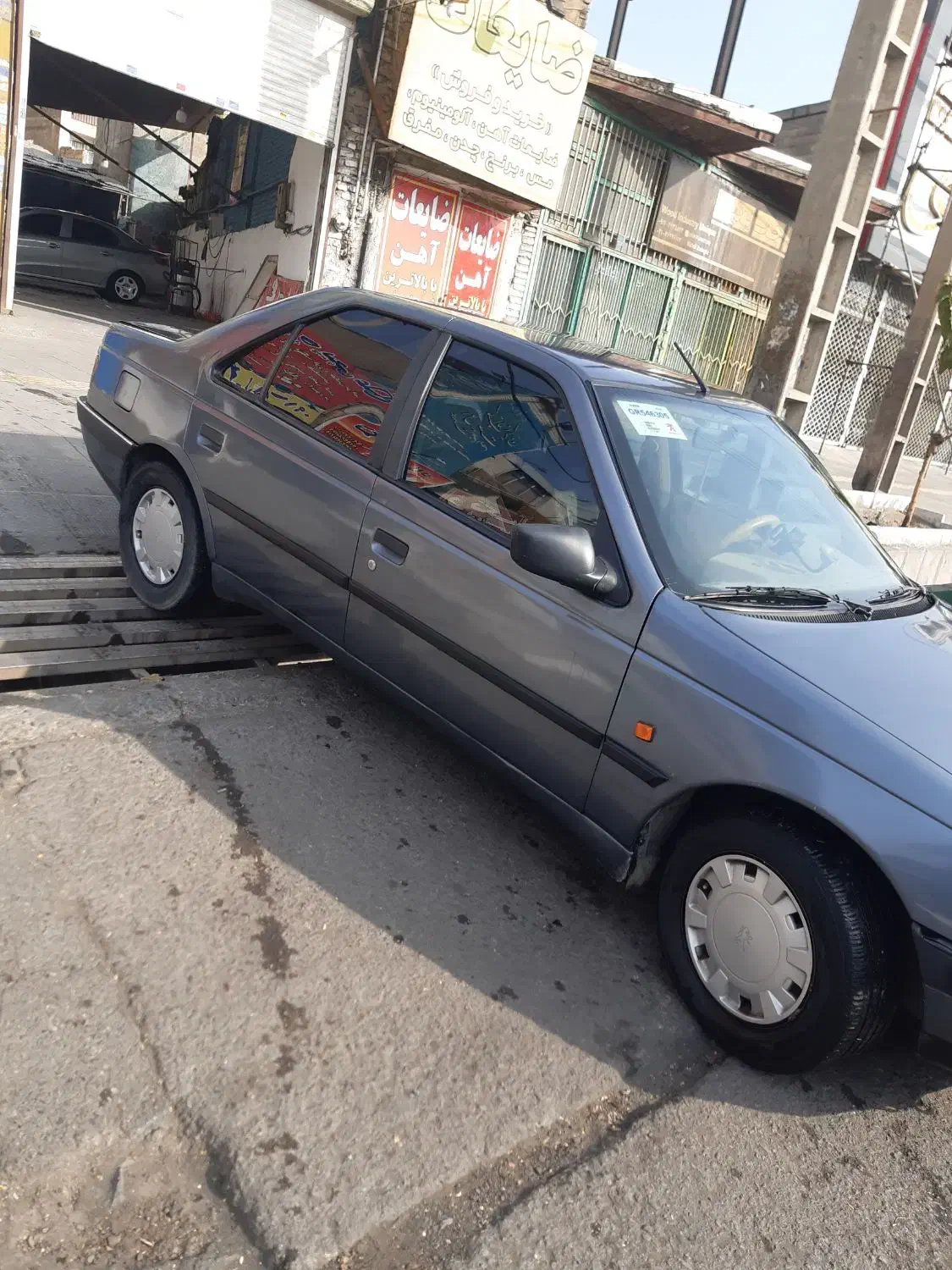 پژو۴۰۵ مدل ۹۳ تمام رنگ بدن هیچ مشکلی|خودرو سواری و وانت|تهران, جیحون|دیوار