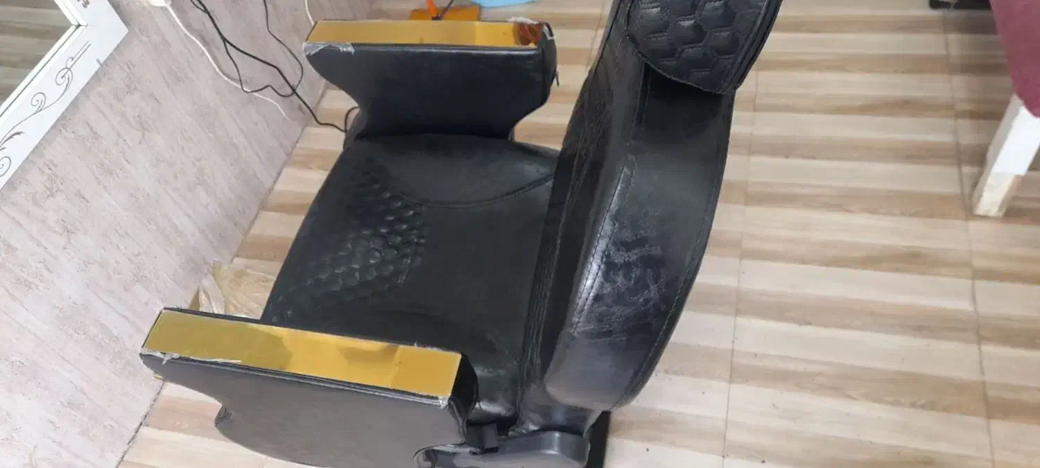 صندلی ارایشگاه|آرایشگاه و سالنهای زیبایی|اهر, |دیوار