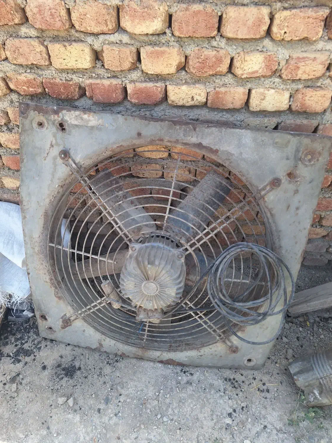 هواکش صنعتی|پنکه و تصفیه‌کنندهٔ هوا|نهاوند, |دیوار