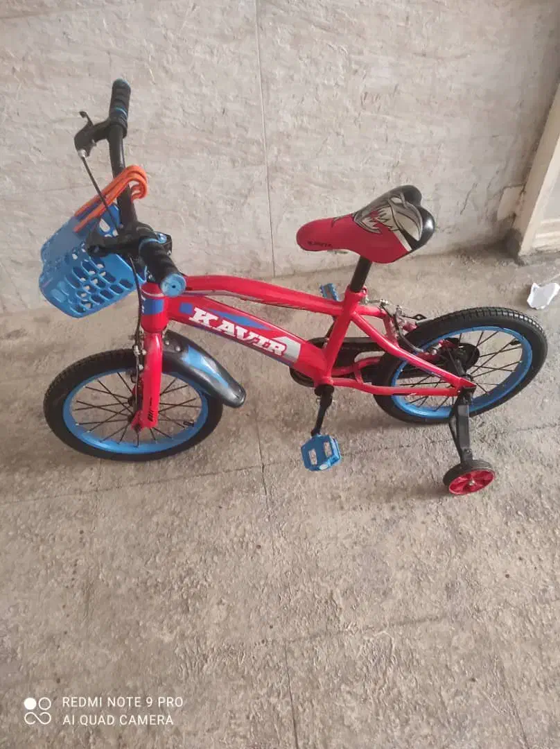 تخت و دوچرخه و لباسشویی|ماشین لباسشویی و خشک‌کن لباس|شیراز, محراب|دیوار