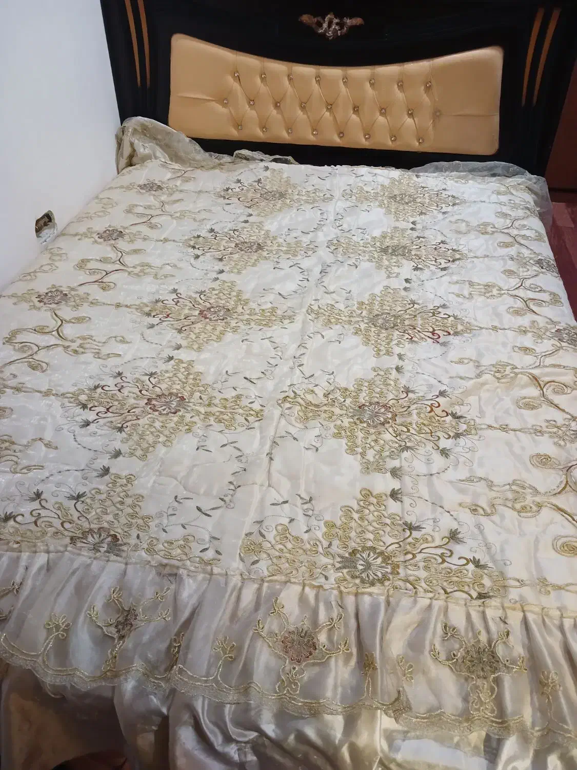 تخت خواب دونفره|تخت و سرویس خواب|مبارکه, |دیوار