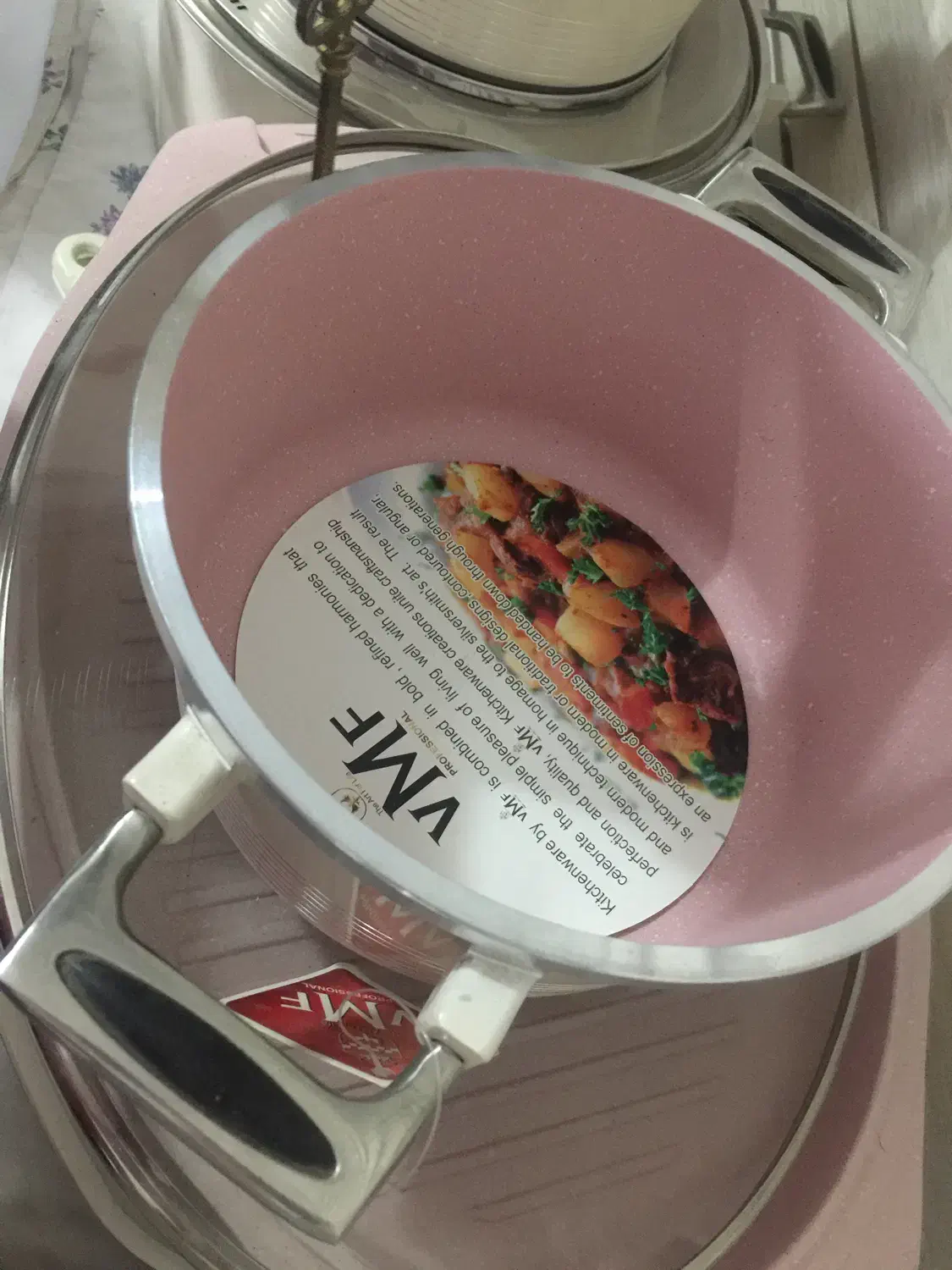 سرویس قابلمه ی درجه ی یک کاملا نو اکبند وسرویس سطل|ظروف پخت‌وپز|خوی, |دیوار