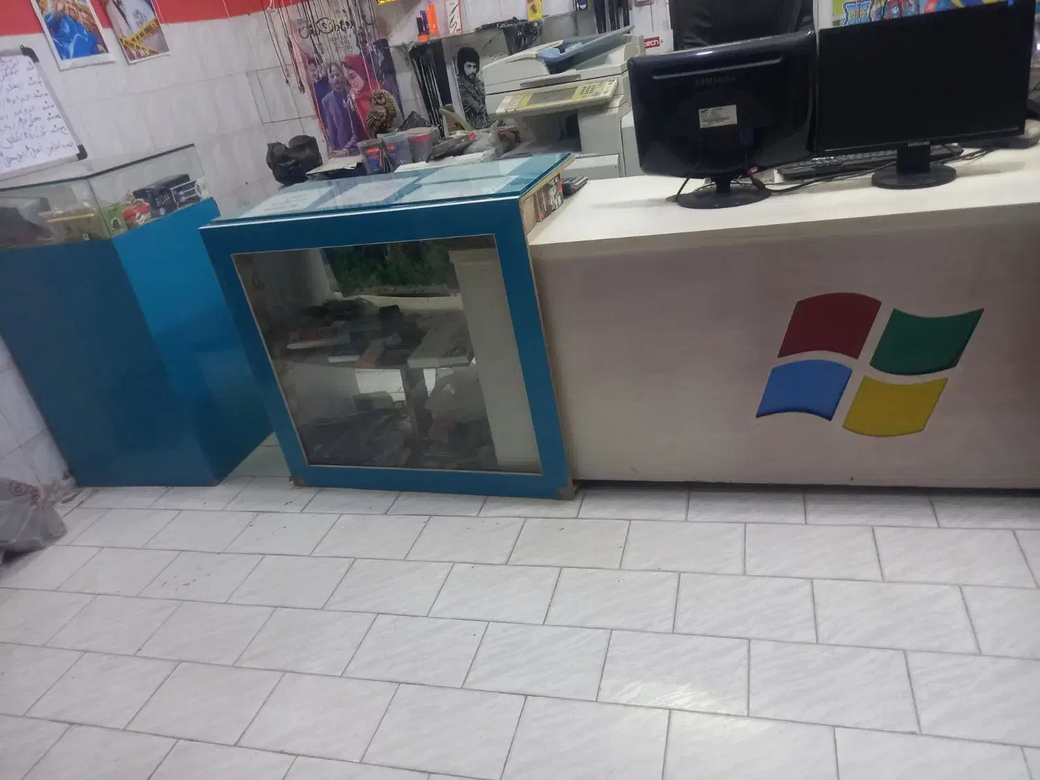 ویترین ومیز وصندلی|میز تحریر و کامپیوتر|زاهدان, |دیوار