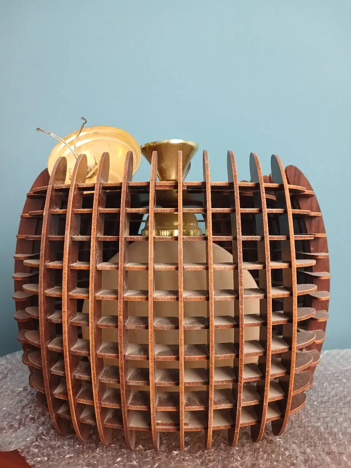 لوستر چوبی مدرن|لوستر و چراغ آویز|اصفهان, باغ زرشک|دیوار