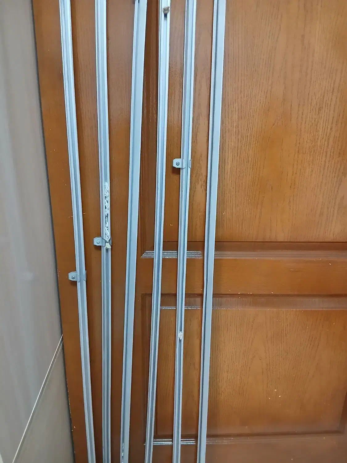 ویدئو آیوا و میله پرده آلومینیوم|پخشکننده DVD و ویدیو|رشت, استادسرا|دیوار